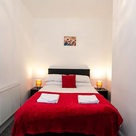 Stay Comfortable-City Centre Location- Sleeps Up To 9 Stoke-on-Trent Ngoại thất bức ảnh