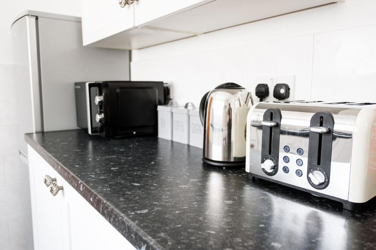 Stay Comfortable-City Centre Location- Sleeps Up To 9 Stoke-on-Trent Ngoại thất bức ảnh