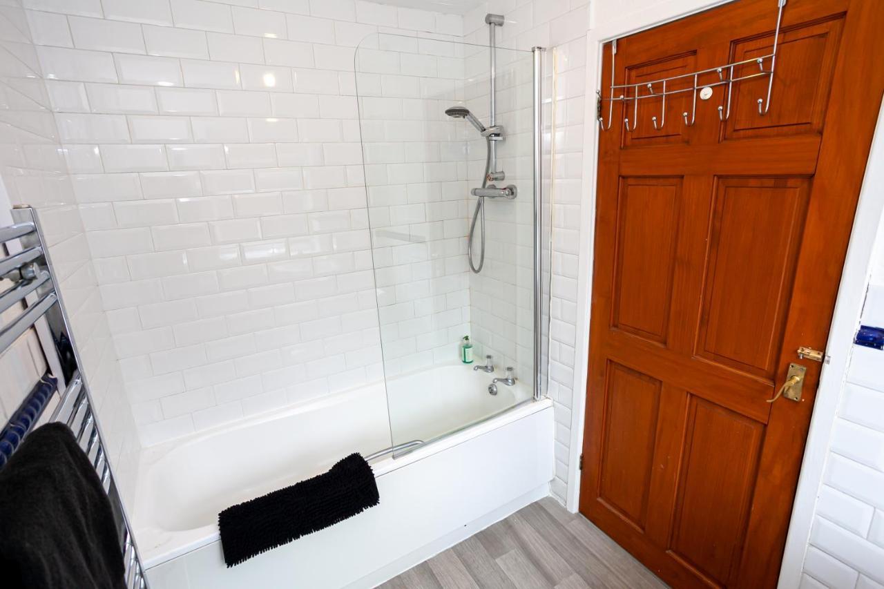 Stay Comfortable-City Centre Location- Sleeps Up To 9 Stoke-on-Trent Ngoại thất bức ảnh