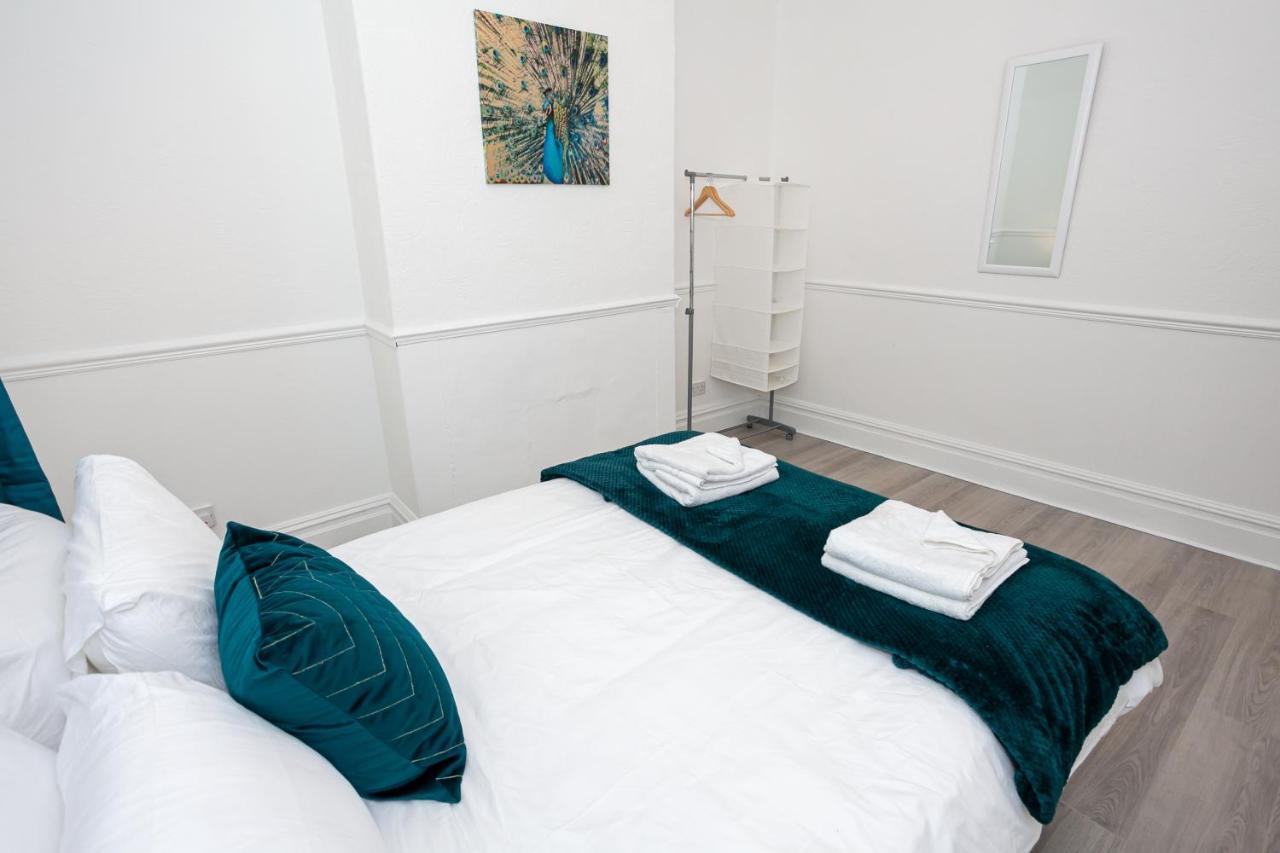 Stay Comfortable-City Centre Location- Sleeps Up To 9 Stoke-on-Trent Ngoại thất bức ảnh
