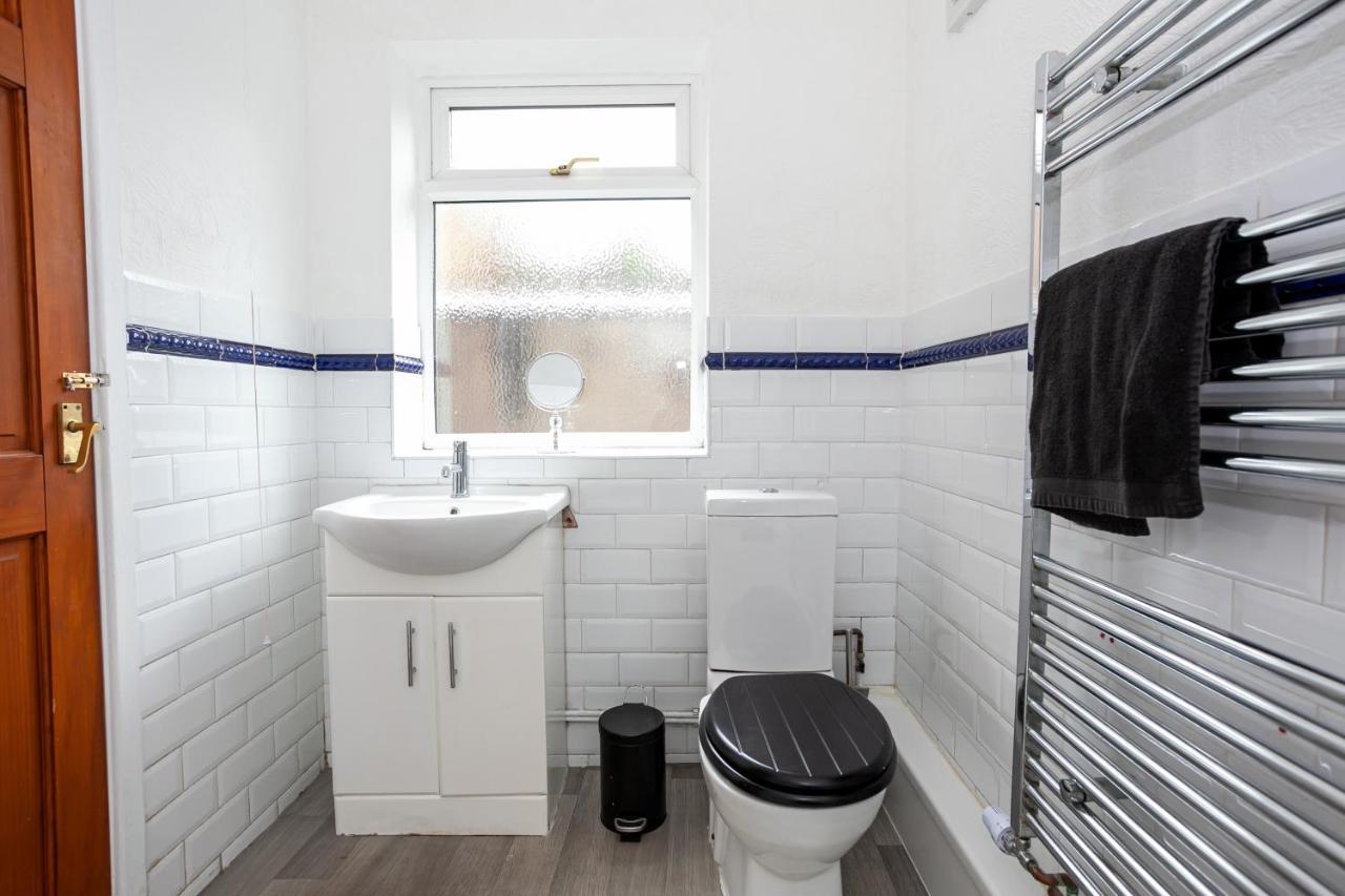 Stay Comfortable-City Centre Location- Sleeps Up To 9 Stoke-on-Trent Ngoại thất bức ảnh