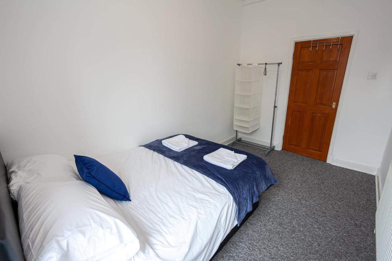 Stay Comfortable-City Centre Location- Sleeps Up To 9 Stoke-on-Trent Ngoại thất bức ảnh