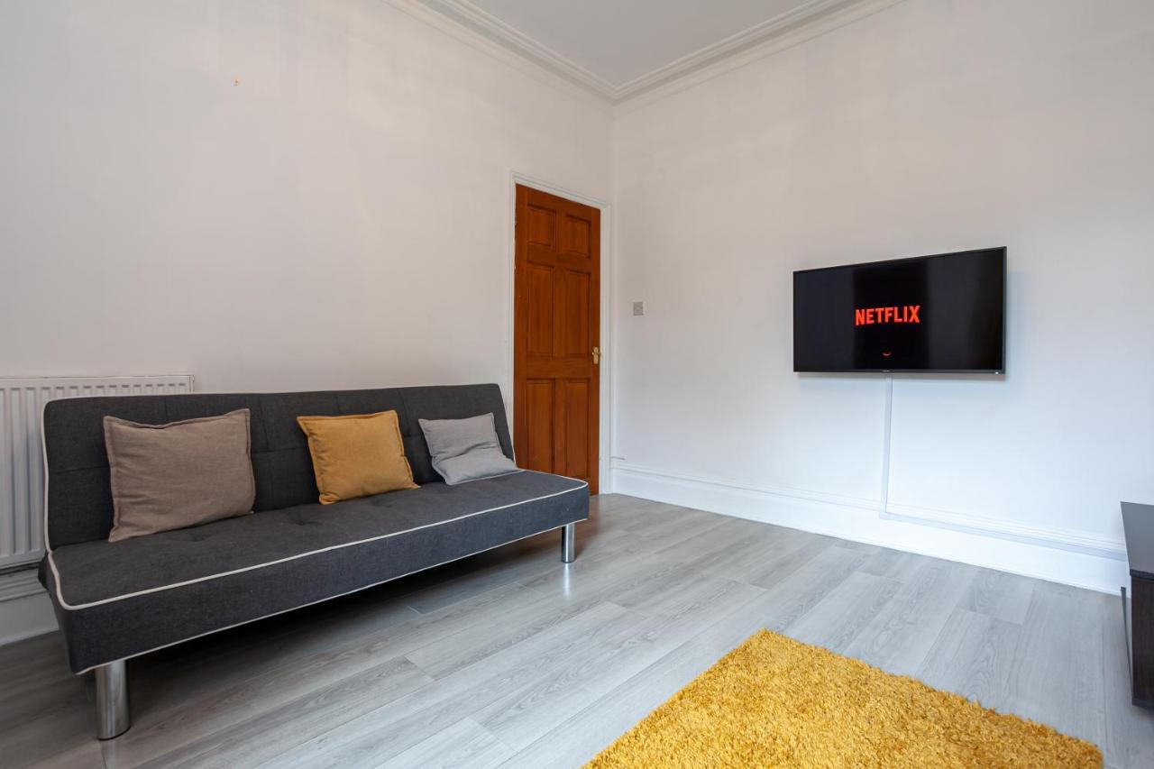 Stay Comfortable-City Centre Location- Sleeps Up To 9 Stoke-on-Trent Ngoại thất bức ảnh