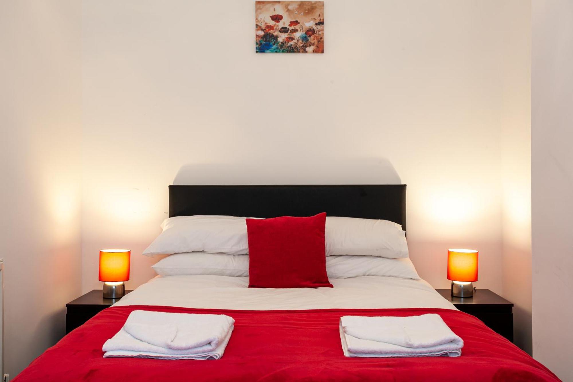 Stay Comfortable-City Centre Location- Sleeps Up To 9 Stoke-on-Trent Ngoại thất bức ảnh