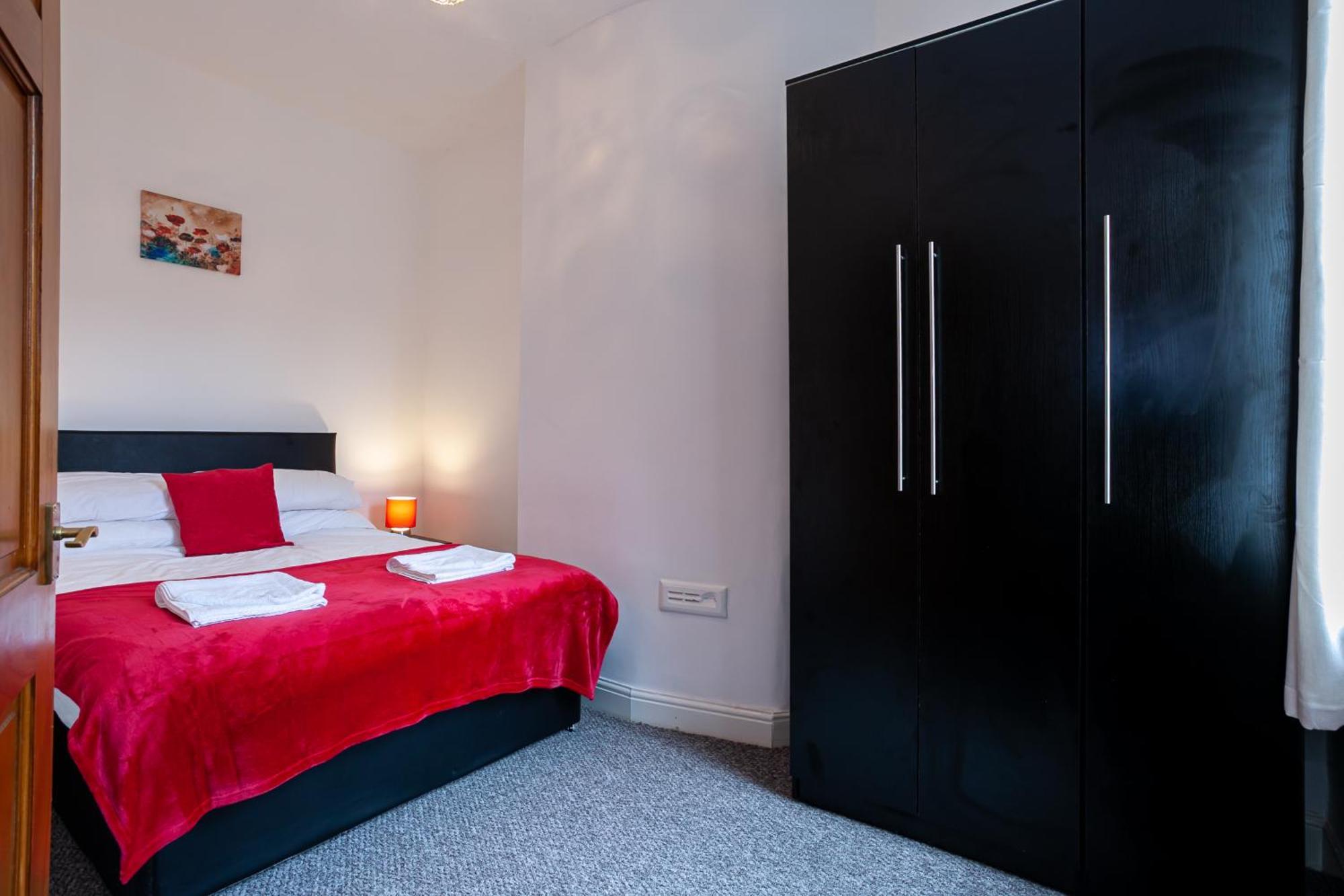 Stay Comfortable-City Centre Location- Sleeps Up To 9 Stoke-on-Trent Ngoại thất bức ảnh